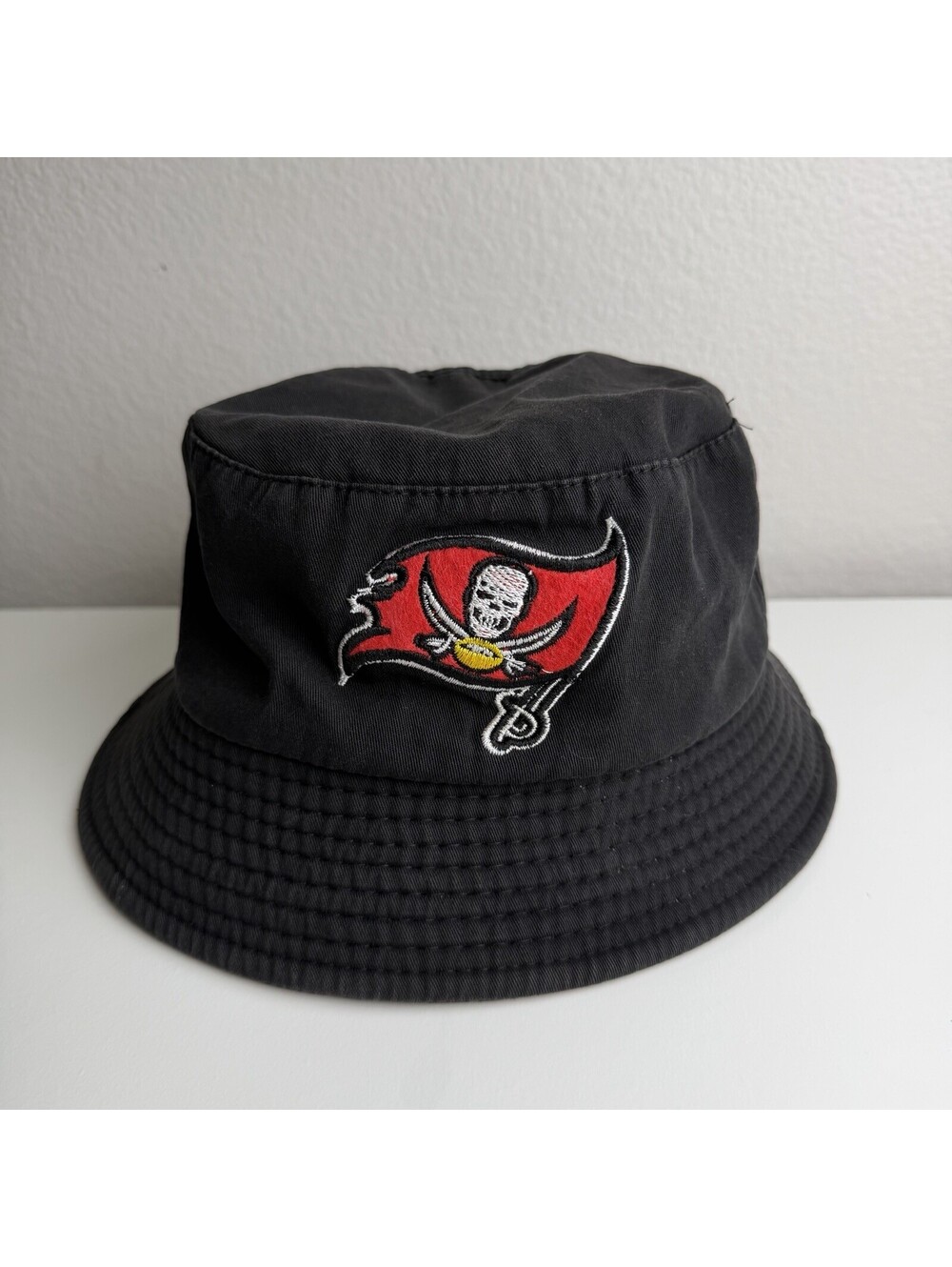 New Era Tampa Bay Buccaneers Bucket Hat Black NFL Logo One Size Bucs